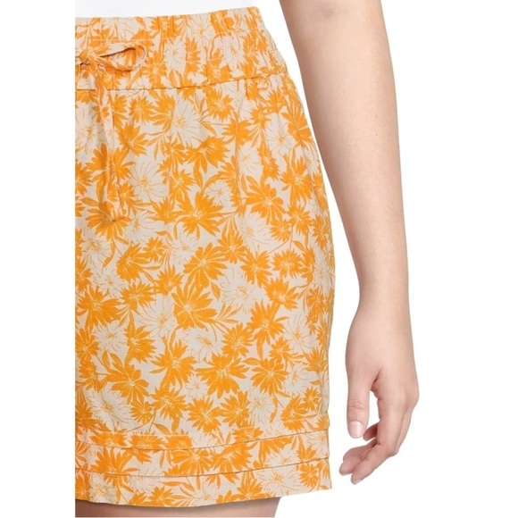 Terra & Sky Women's Plus Size Pull-On Drawstring Linen Shorts Size 4X (28W-30W) - Picture 4 of 9